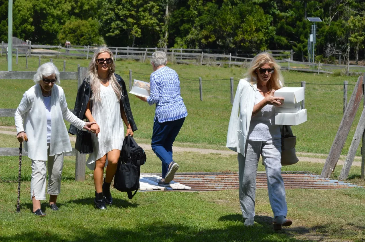 Campbell Family Reunion 2018 — guests arriving